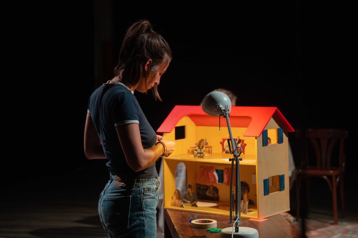 Les cases dels altres Eva