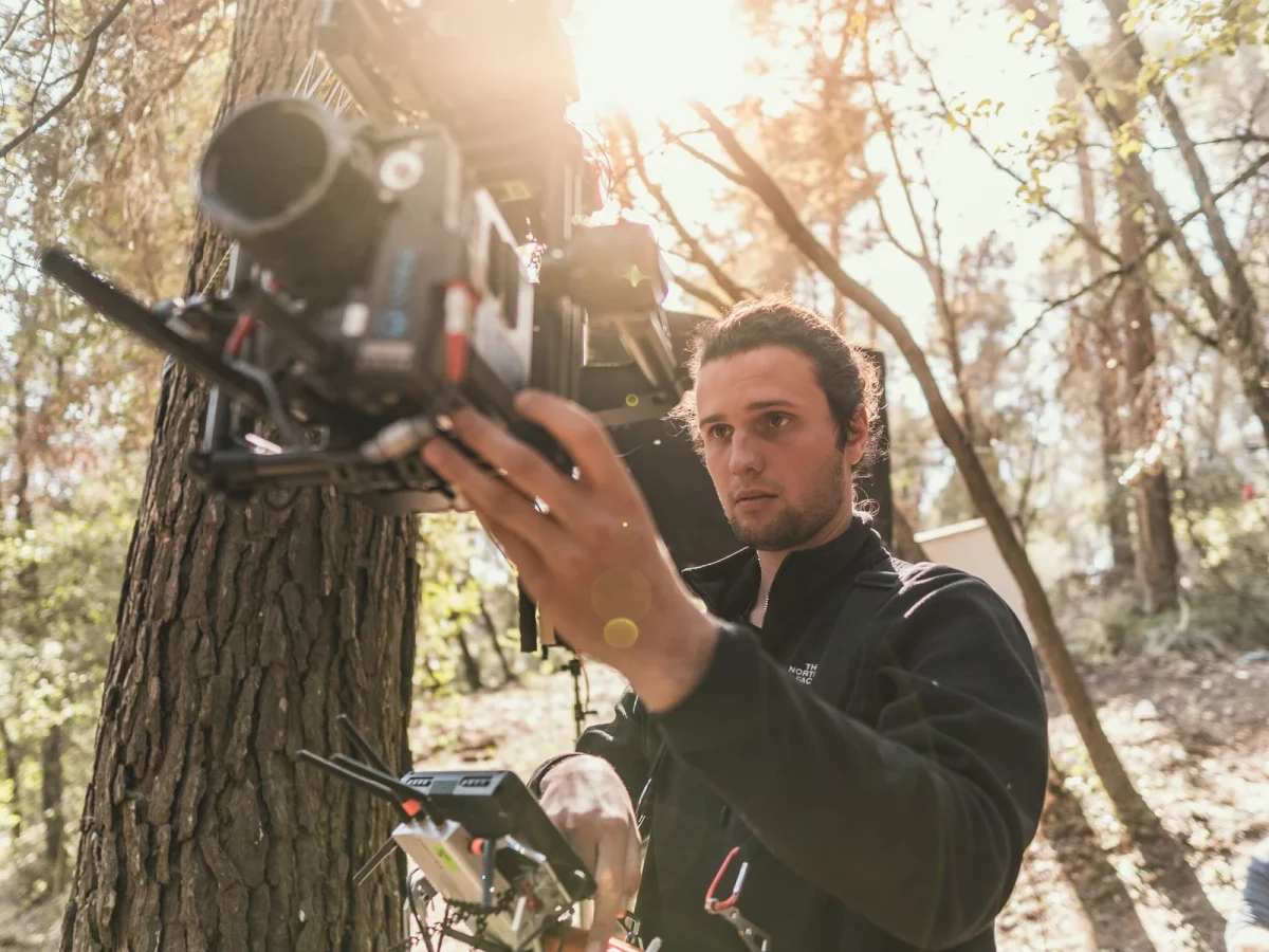 Alejandro Maestra graduat en Comunicació Audiovisual a L'Escola Universitària de les arts - ERAM